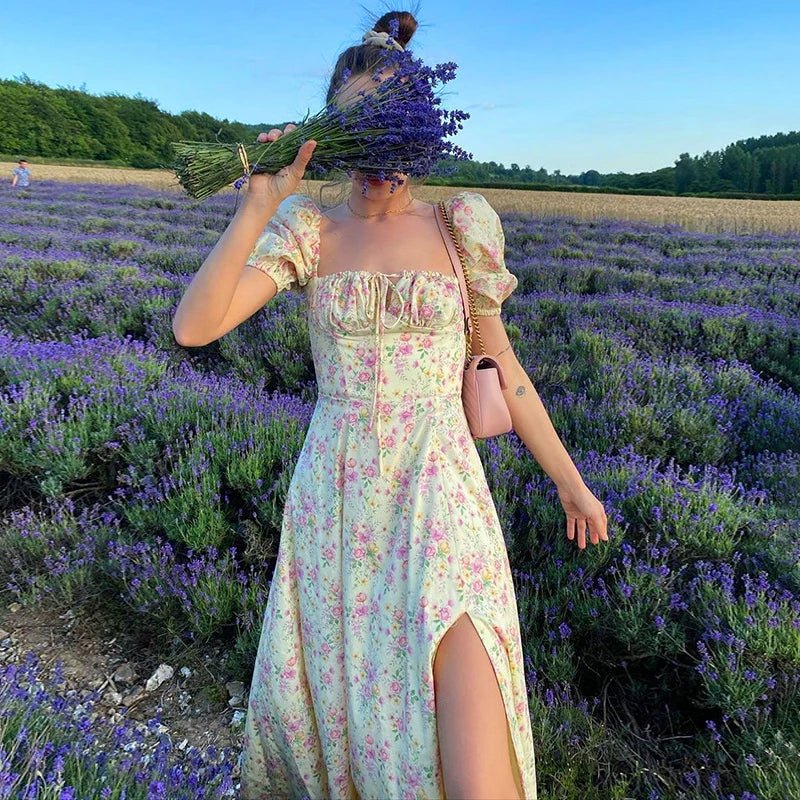 Vestido com Gola Quadrada - Vennanci